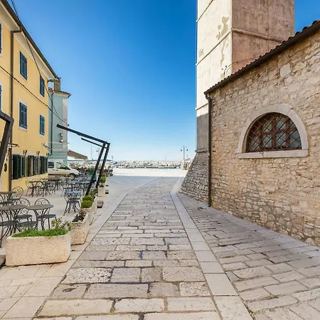 Doda In - 100 M From The Sea *